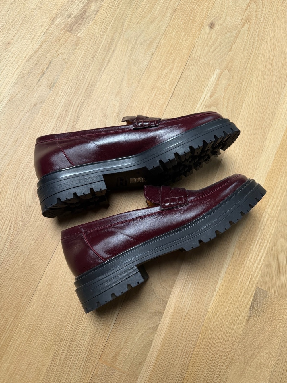 Sezane Albane Loafers Glossy Burgundy - Size 8 - Picture 2 of 4